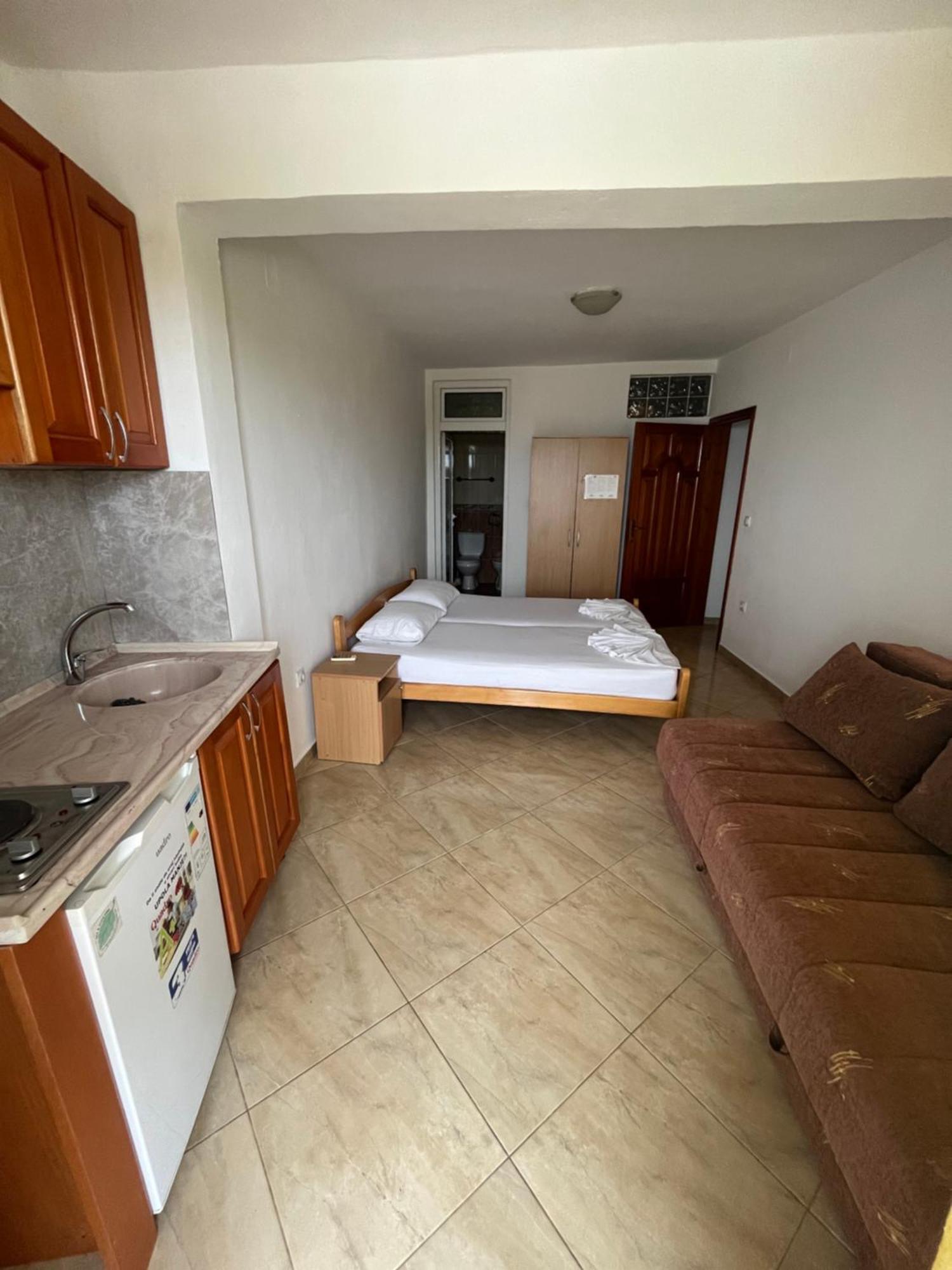Sand And Sea Apartments Ulcinj Exterior photo