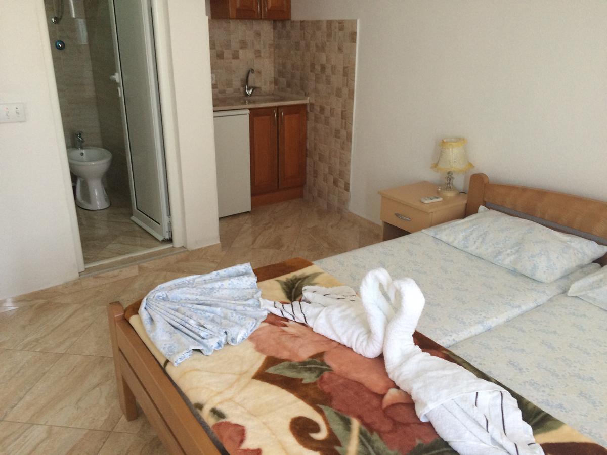 Sand And Sea Apartments Ulcinj Exterior photo