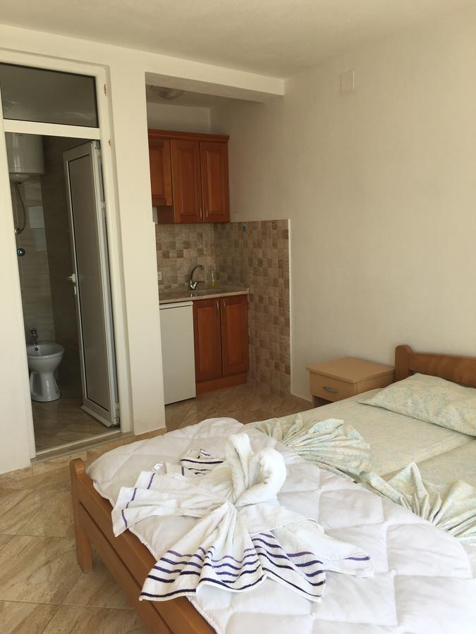 Sand And Sea Apartments Ulcinj Exterior photo